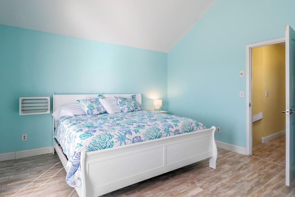 Villa Pool Haven Ocean View Oak Island Esterno foto
