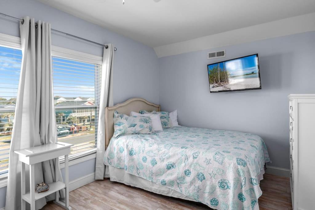 Villa Pool Haven Ocean View Oak Island Esterno foto
