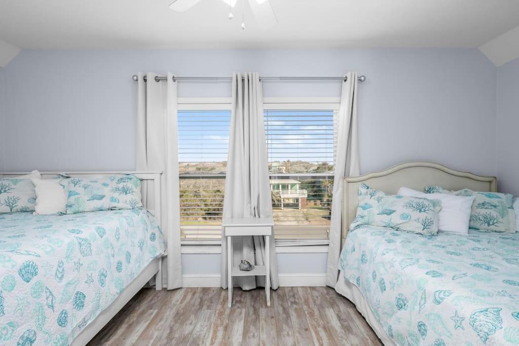 Villa Pool Haven Ocean View Oak Island Esterno foto