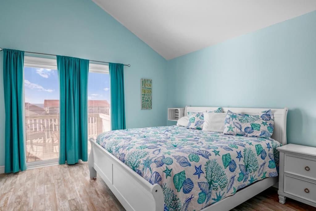 Villa Pool Haven Ocean View Oak Island Esterno foto