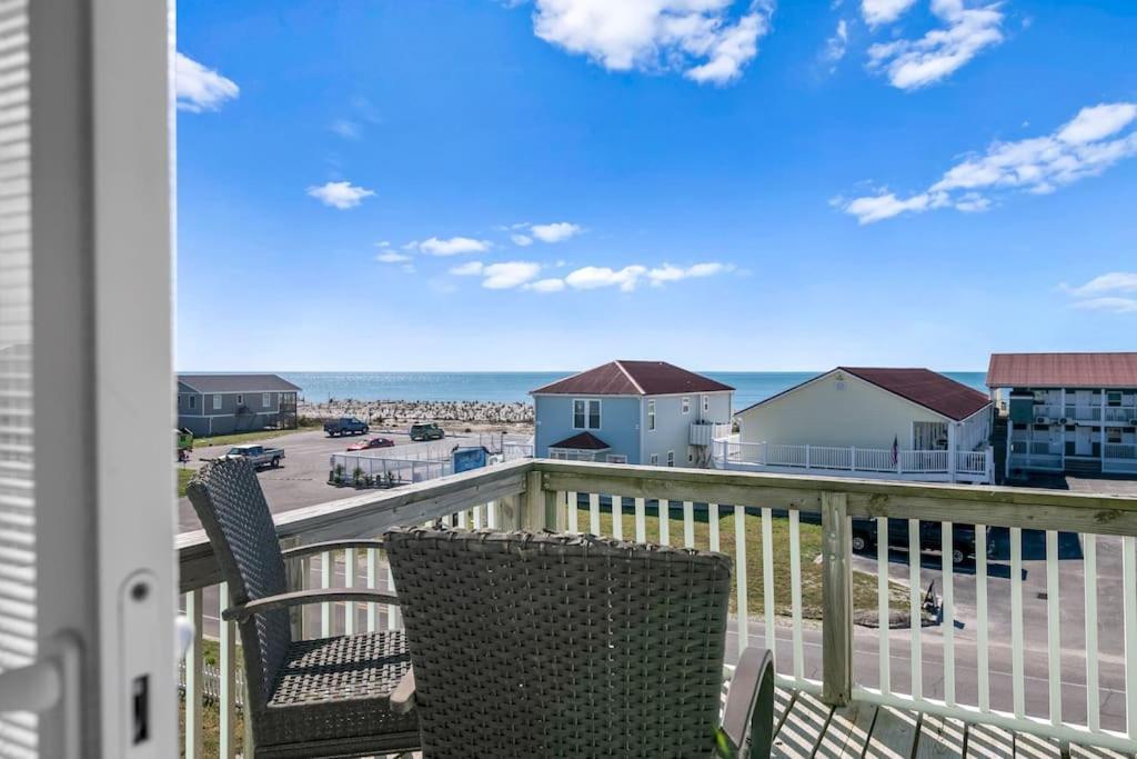 Villa Pool Haven Ocean View Oak Island Esterno foto