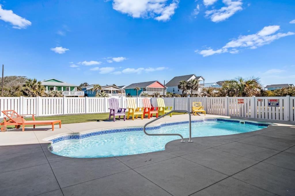 Villa Pool Haven Ocean View Oak Island Esterno foto