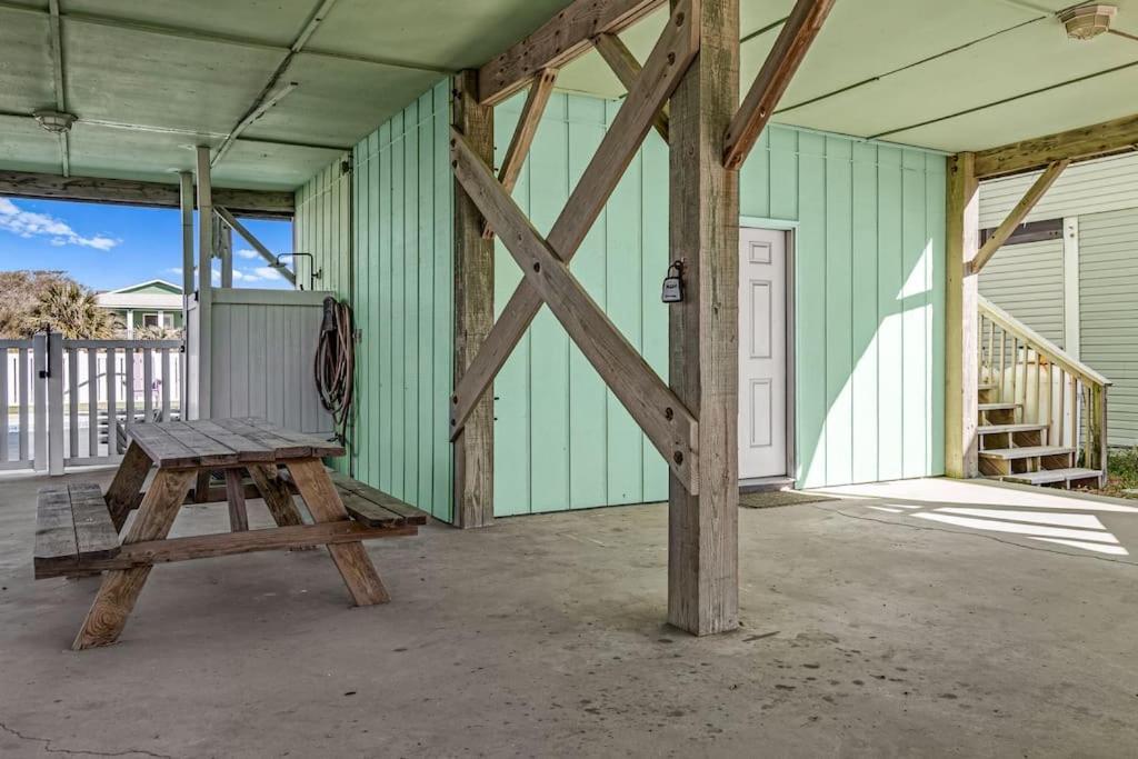 Villa Pool Haven Ocean View Oak Island Esterno foto